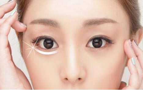 甘肅哪家醫(yī)院是最好的？詳細介紹甘肅最好的醫(yī)院及?？萍膊≈委熍判邪?/>
                                </a>
                                <h4><a href=