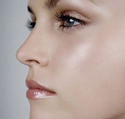 上海做豐胸手術哪家醫(yī)院好？選擇豐胸?？漆t(yī)院，手術成功率高