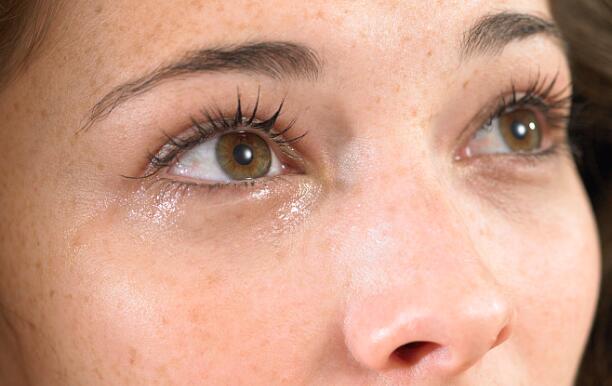 昆明盛名醫(yī)院：頭頂植發(fā)治療的效果與王彪醫(yī)生植發(fā)過程一樣出色