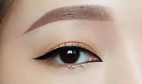 徐榮陽的鼻子效果如何？醫(yī)生實(shí)力深度評估，走進(jìn)硅膠隆鼻案例分析