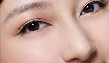 如何選擇去眼袋的專業(yè)醫(yī)院？找尋揚(yáng)州哪家醫(yī)院去眼袋效果好？