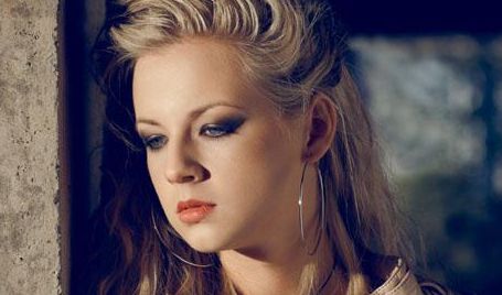 西安半口種植牙的價(jià)格及影響因素解析，讓您重拾自信的笑容