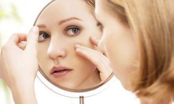 改善成熟肌膚的彩光療法是否有效？