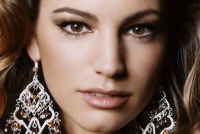 讓肌膚瞬間煥發(fā)光彩，告別毛孔困擾，撥云見日！