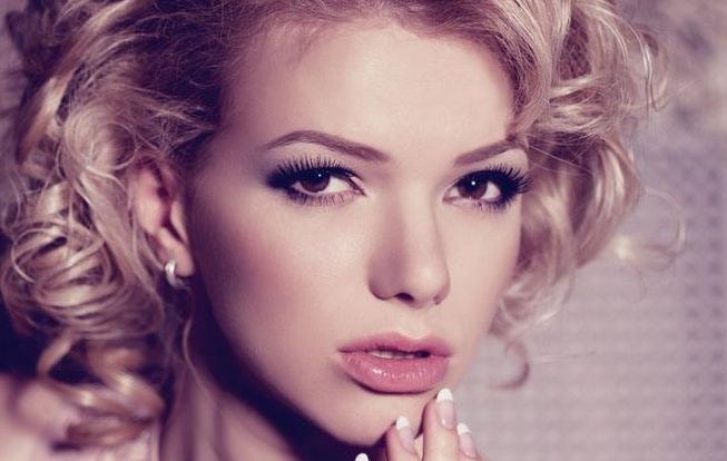 祛除眼袋手術(shù)的費(fèi)用大約是多少？