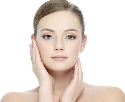 芭比娃娃整容后的真實容貌讓人大失所望！