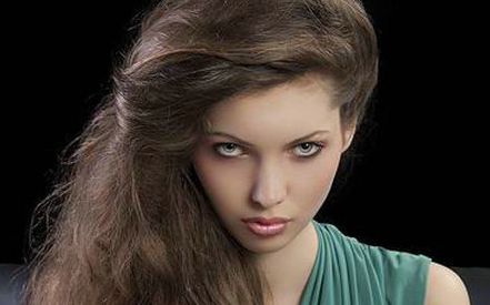 深入對(duì)比：外路法VS內(nèi)路法，解讀祛眼袋術(shù)，讓眼部煥發(fā)青春