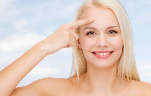 耳軟骨鼻塌的原因及翹鼻術(shù)前必讀指南，了解價格及優(yōu)勢