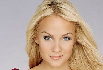 做完祛眼袋手術(shù)后應(yīng)該如何注意？