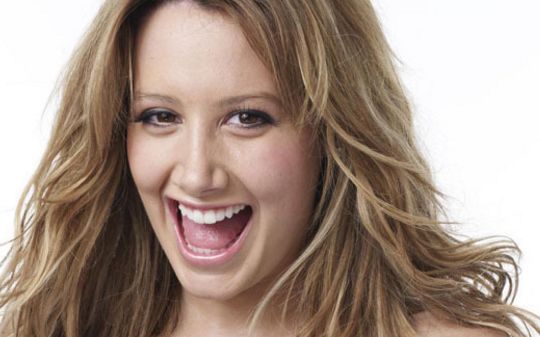 隆胸手術(shù)：熟悉手術(shù)的切口位置及術(shù)后束胸衣使用時(shí)長