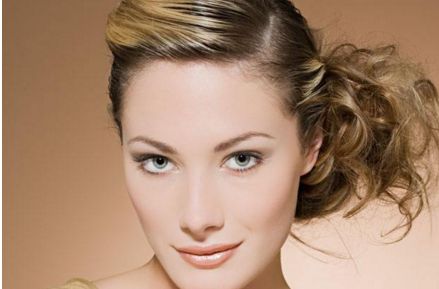 找對填充淚溝的方法，迅速重現(xiàn)年輕肌膚效果！探索玻尿酸、膠原蛋白美肌奧妙！