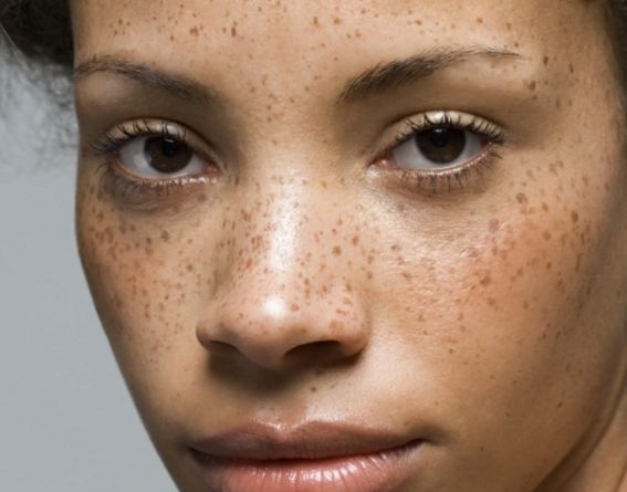 紋美瞳線事項(xiàng)指南：佩戴后保持眼部清潔與正確保養(yǎng)