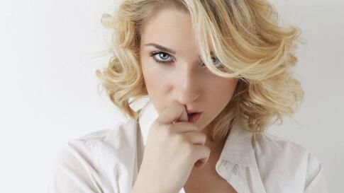 毛孔粗大的原因解析及有效改善方法