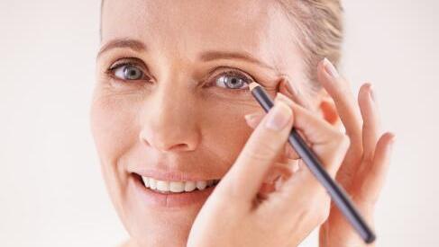 蜂蜜去斑丨蜂蜜美容功效，全面解析蜂蜜祛斑的妙用！