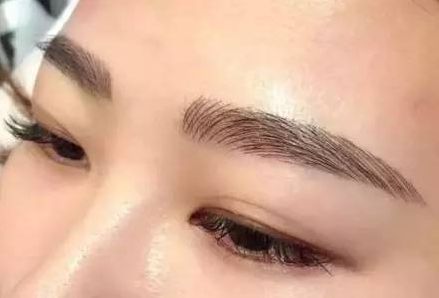 華美紫馨醫(yī)生團隊：創(chuàng)新技術解析，塑造專業(yè)形象