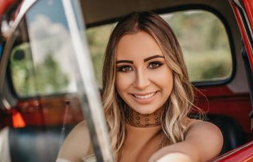 驚曝江映蓉整容前后照片，網(wǎng)友熱議“僵硬蓉”造型驚人！