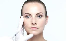 葉子榮醫(yī)生：經(jīng)驗豐富的胸部整形專家