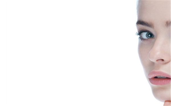 北京豐聯(lián)麗格雙眼皮修復師李麗評價：技術精湛，值得信賴