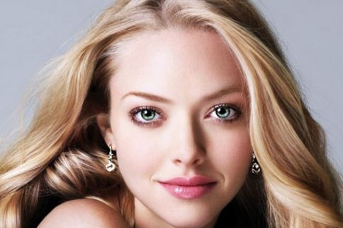 胡瓊?cè)A事件針對(duì)個(gè)體形象變化的分析解讀