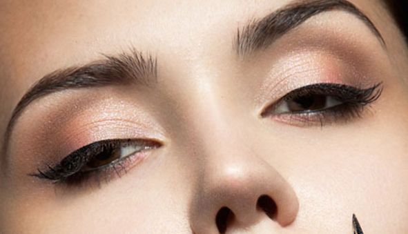 上海九院眼部整形權(quán)威專家推薦，雙眼皮手術(shù)效果一流