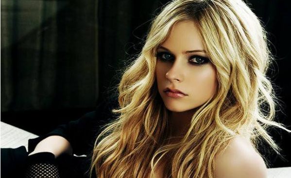 許昌中心醫(yī)院牙科詳情揭秘！看看有哪些醫(yī)生坐診和種植牙價(jià)格表