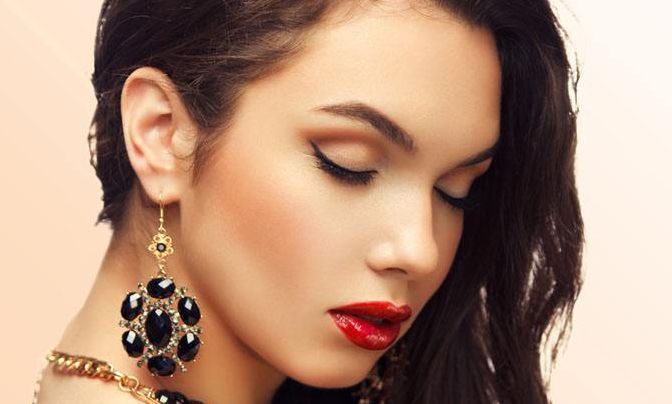 眼袋修復(fù)哪家醫(yī)院好？國內(nèi)眼袋修復(fù)醫(yī)院推薦【北京麗星翼美魏志香】