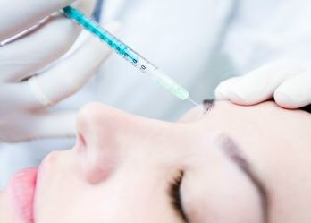 鄭州華領(lǐng)整形醫(yī)院專家榜單，備受關(guān)注的頂尖醫(yī)館實(shí)力傲人！