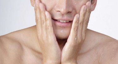 鄭州麗天醫(yī)療美容門診部王青主任介紹：受追捧的背后，口碑如何？