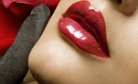 盧建建雙眼皮手術(shù)費(fèi)用及成功案例分享