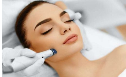 中國醫(yī)大一院鞍山醫(yī)院皮膚科名醫(yī)盛名，患者追捧！