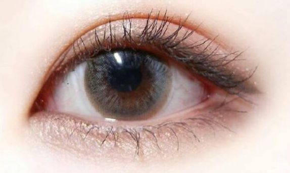 霍玉旺醫(yī)生的鼻部整形效果如何？看圖了解隆鼻手術(shù)成果！