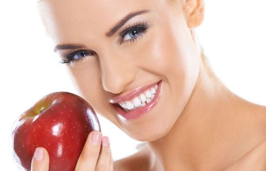 王麗妮雙眼開眼露神，完美審美由我親自解讀！