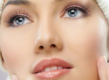 皮膚科醫(yī)生評(píng)價(jià)隆鼻技術(shù)，效果展示環(huán)節(jié)真人示范