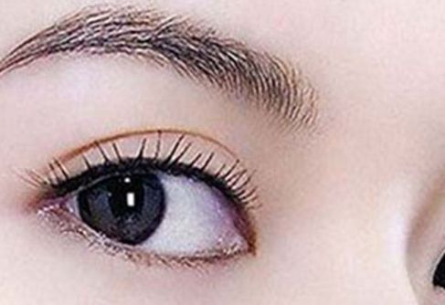 成都五位醫(yī)生展示無與倫比的隆胸技藝，值得一看！