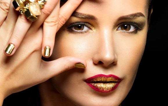 李正勇專家榮登四川華西醫(yī)院雙眼皮整形醫(yī)生榜首，成就遙不可及！