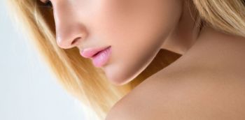 衡陽雅韓整形鄧洪軍醫(yī)師的醫(yī)術(shù)精湛程度非凡，備受大眾追捧，完美展示大腿吸脂效果！