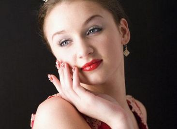 大慶康美口腔醫(yī)院的頂級專家團(tuán)隊閃耀醫(yī)療領(lǐng)域