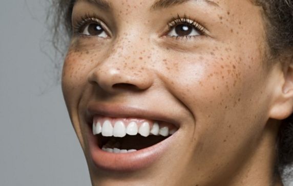 楊明勇：成都頂級(jí)整形醫(yī)生呈現(xiàn)神奇魅力，玻尿酸面部填充效果矚目