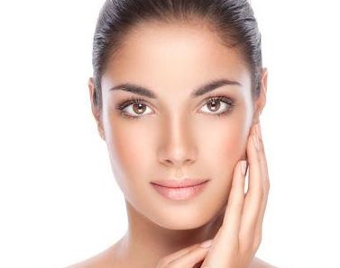 威海華怡口腔醫(yī)院牙齒種植有何特色？專家團(tuán)隊(duì)與收費(fèi)明細(xì)揭秘