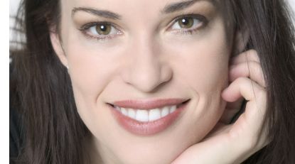 鄭大一附院整形科專家對比：王喜梅與劉林嶓，醫(yī)術特色及價格分享！