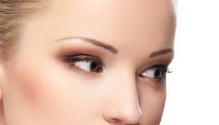 一位技術嫻熟的醫(yī)生分享硅膠隆鼻案例，評價極高，價格公開！