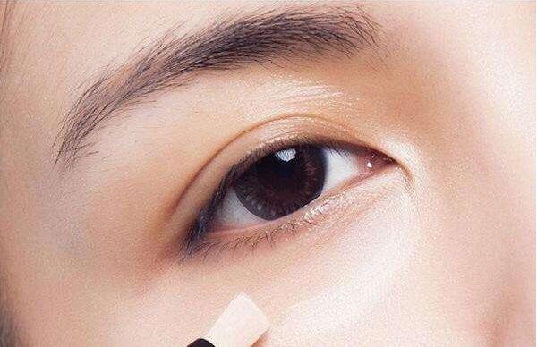 西安醫(yī)學(xué)院附屬醫(yī)院醫(yī)學(xué)美容科價格表收費費用均價一覽：整形手術(shù)貴嗎？哪些項目適合學(xué)生黨？