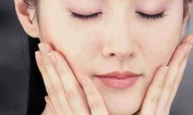 上海隆胸手術(shù)，如何選擇靠譜醫(yī)生？6大要點(diǎn)幫你避免冒險(xiǎn)！