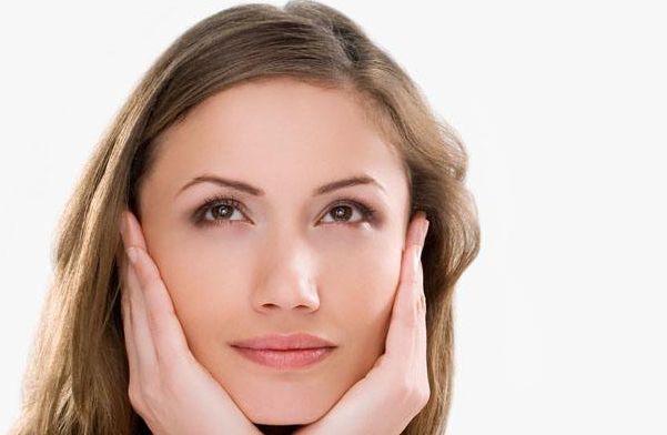 上海九院周顯玉醫(yī)生眼袋手術效果如何？眼周抗衰專家測評