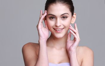 鄭州第一大學(xué)附屬醫(yī)院整形科實(shí)地考察，揭秘科室氛圍、詳細(xì)分析醫(yī)院概況！文內(nèi)揭示了這些給你瞧過了嗎？