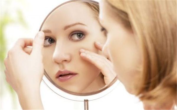 耳軟骨隆鼻，靠譜嗎？會不會穿出來？