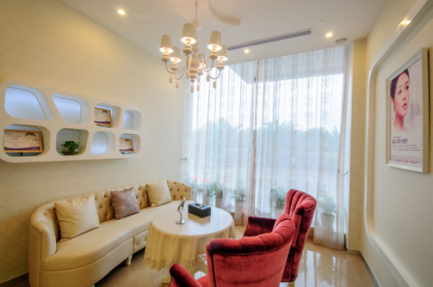 襄陽(yáng)德?tīng)柮揽歪t(yī)療美容美容