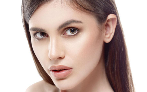 海南?？谀募裔t(yī)院做埋線雙眼皮好？選底蘊深厚的鵬愛第三吧！