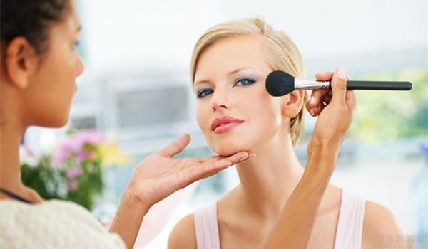 鄭州微創(chuàng)手術(shù)去頸紋醫(yī)生