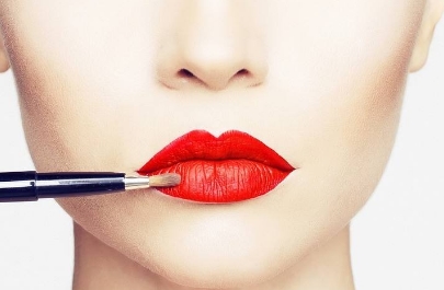 2023年昆明哪里可以找到專業(yè)填充眼部細紋的醫(yī)療美容機構(gòu)？昆明玻尿酸填充眼部細紋求推薦！